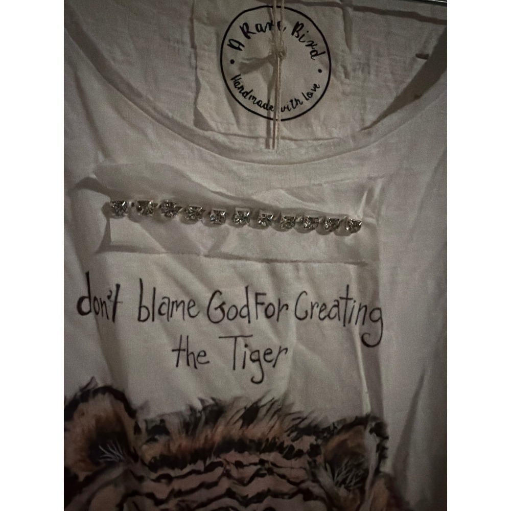L/XL A Rare Bird Handmade Tiger Angel Wings Graphic T-Shirt White Distressed NWT - Picture 5 of 6